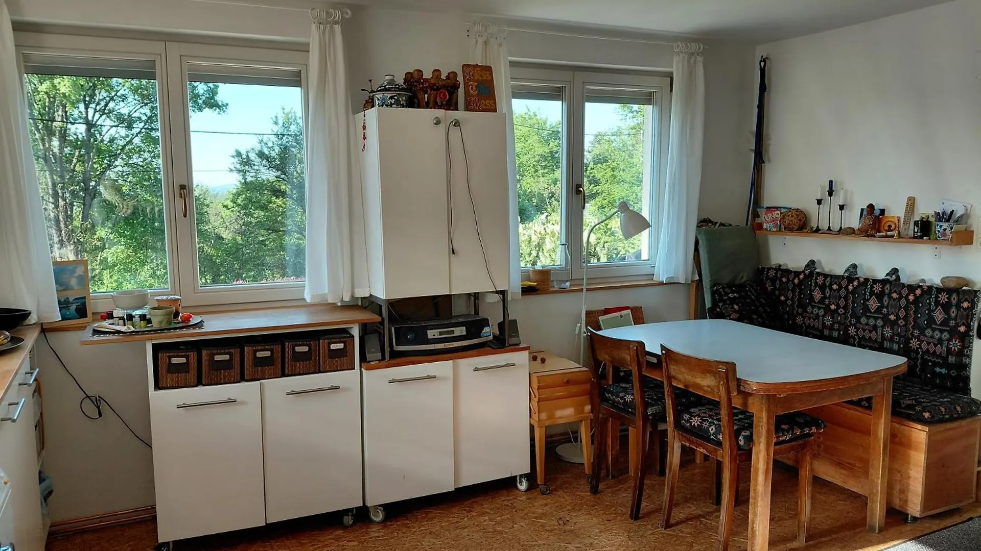 Cosy Room In House With Garden location